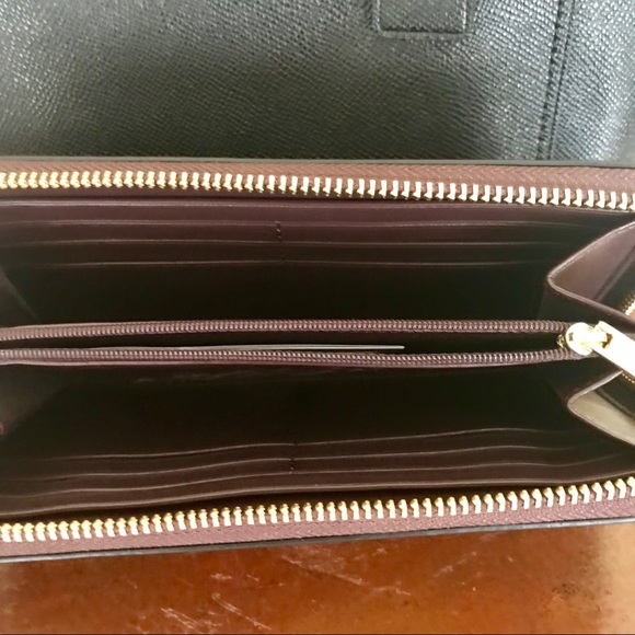 ⚠️LAST ONE⚠️Coach large floral zip wallet - Picture 5 of 5